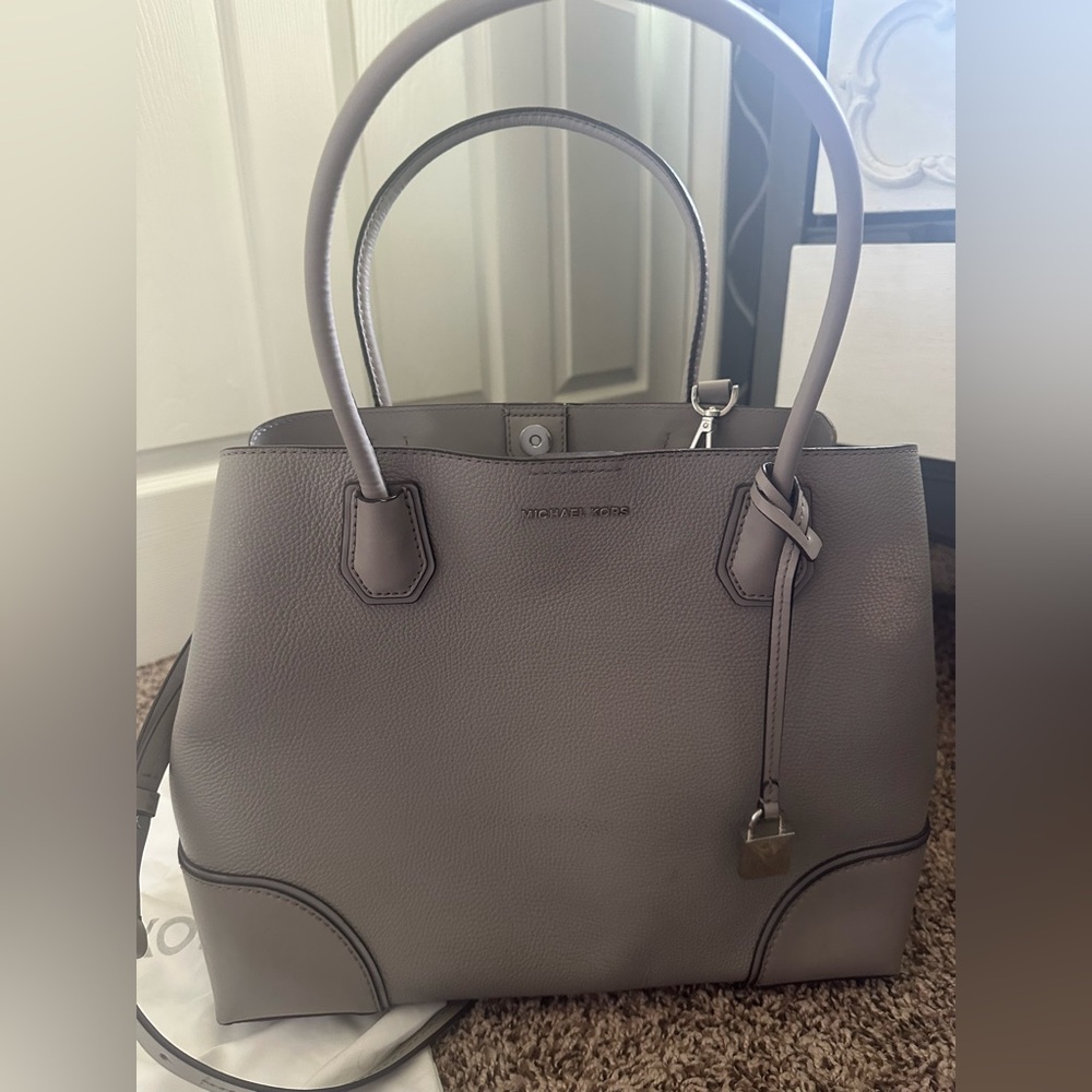 Michael Kors bags - Picture 4 of 6